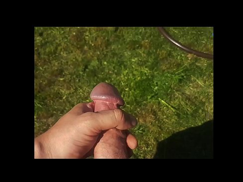 ❤️ Vruća zgodna jebe svoju ružičastu macu i svršava špricom u ljetnoj bašti Porno video u pornografiji bs.hentaiser.ru