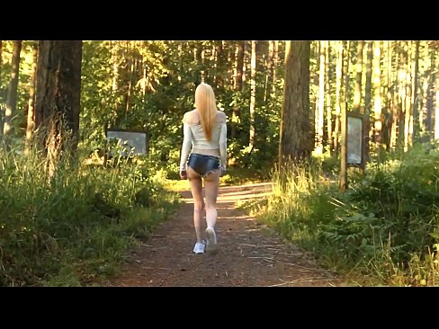 ❤️ Lijepa žena se kreće polako, ne goli video Porno video u pornografiji bs.hentaiser.ru